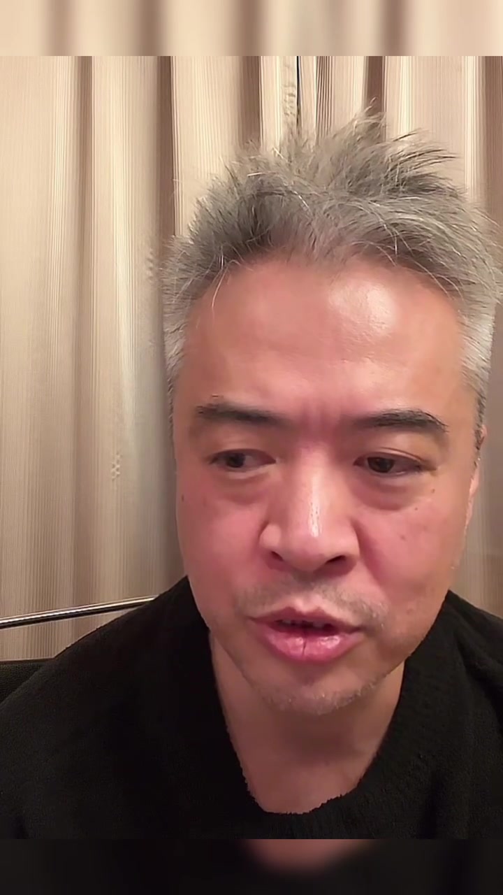 段暄：VAR就是耻辱 英超今年就全是争议 新的技术都是灾难的