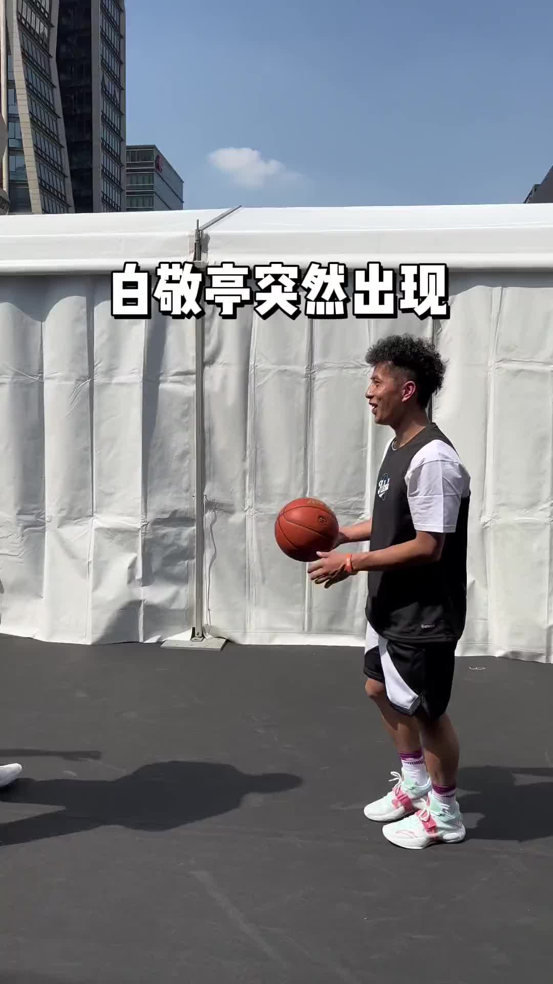 男生的胜负欲????萧敬腾PK军哥 HORSE比赛 谁更骚？