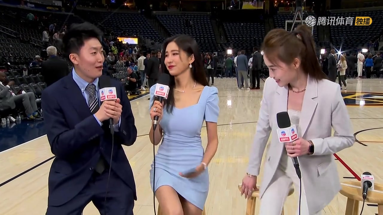 美滋滋啊！管泽元赛后采访两大美女记者周玲安&孟超????