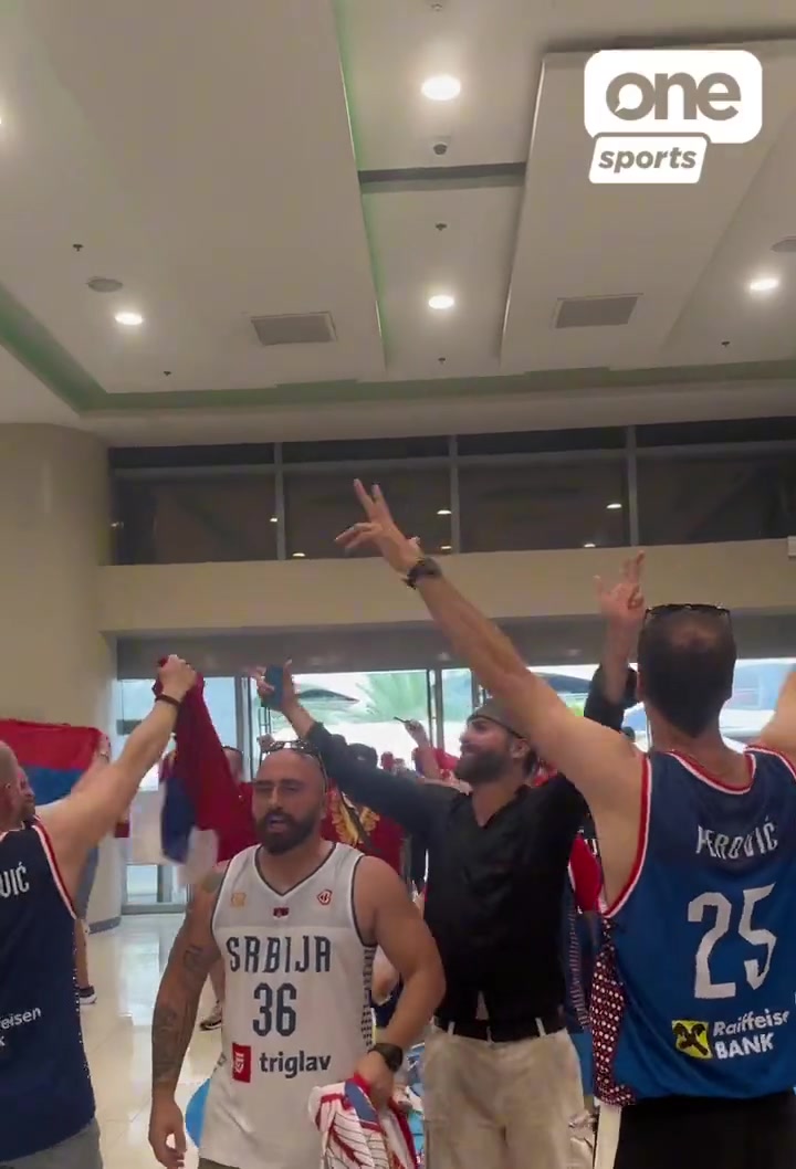 狂热篮球氛围！大批塞尔维亚球迷来到球馆支持主队！