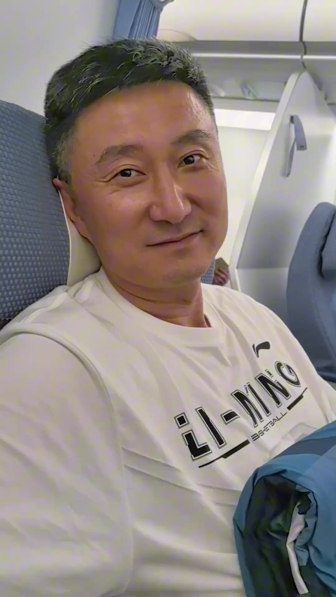 吃完才有力气减肥！????杜锋指导邀朱芳雨去吃烤肉