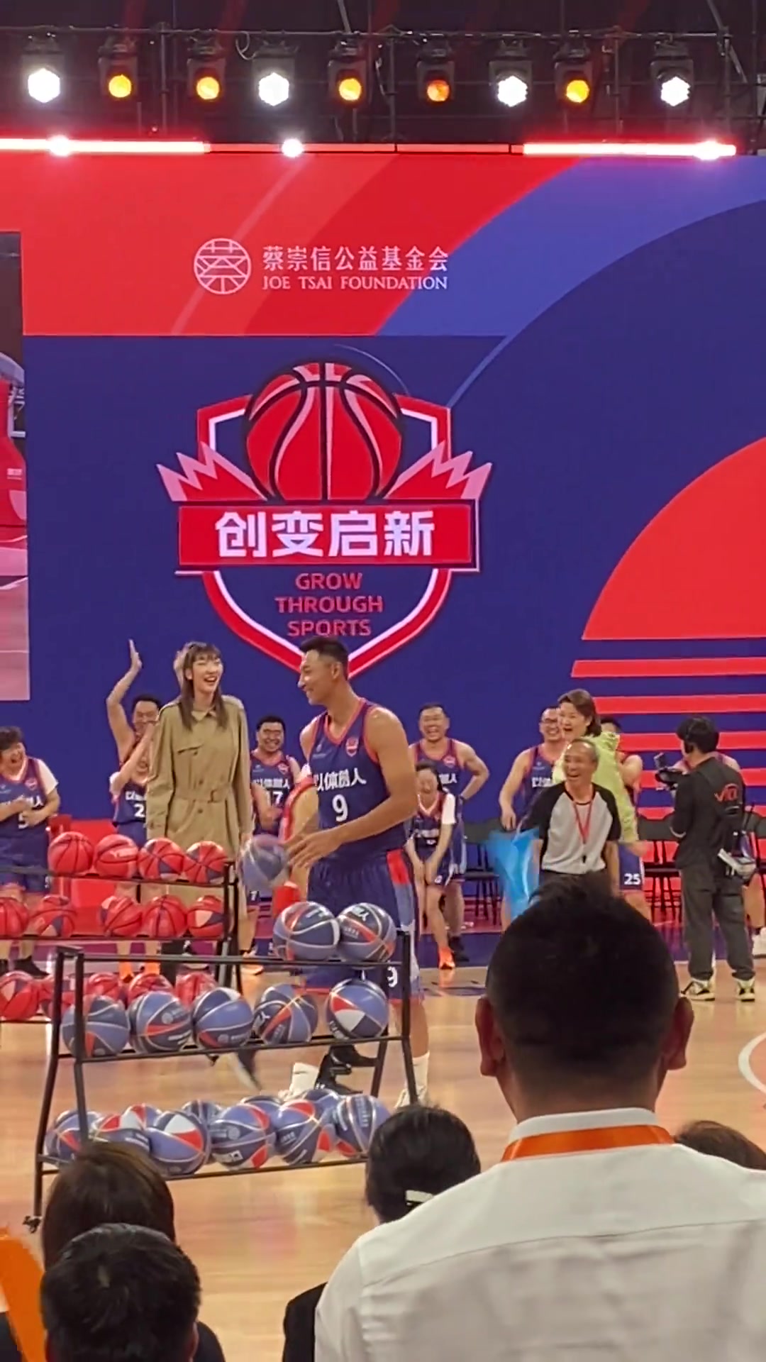篮网老板蔡崇信定点投篮击败9号新秀易建联????