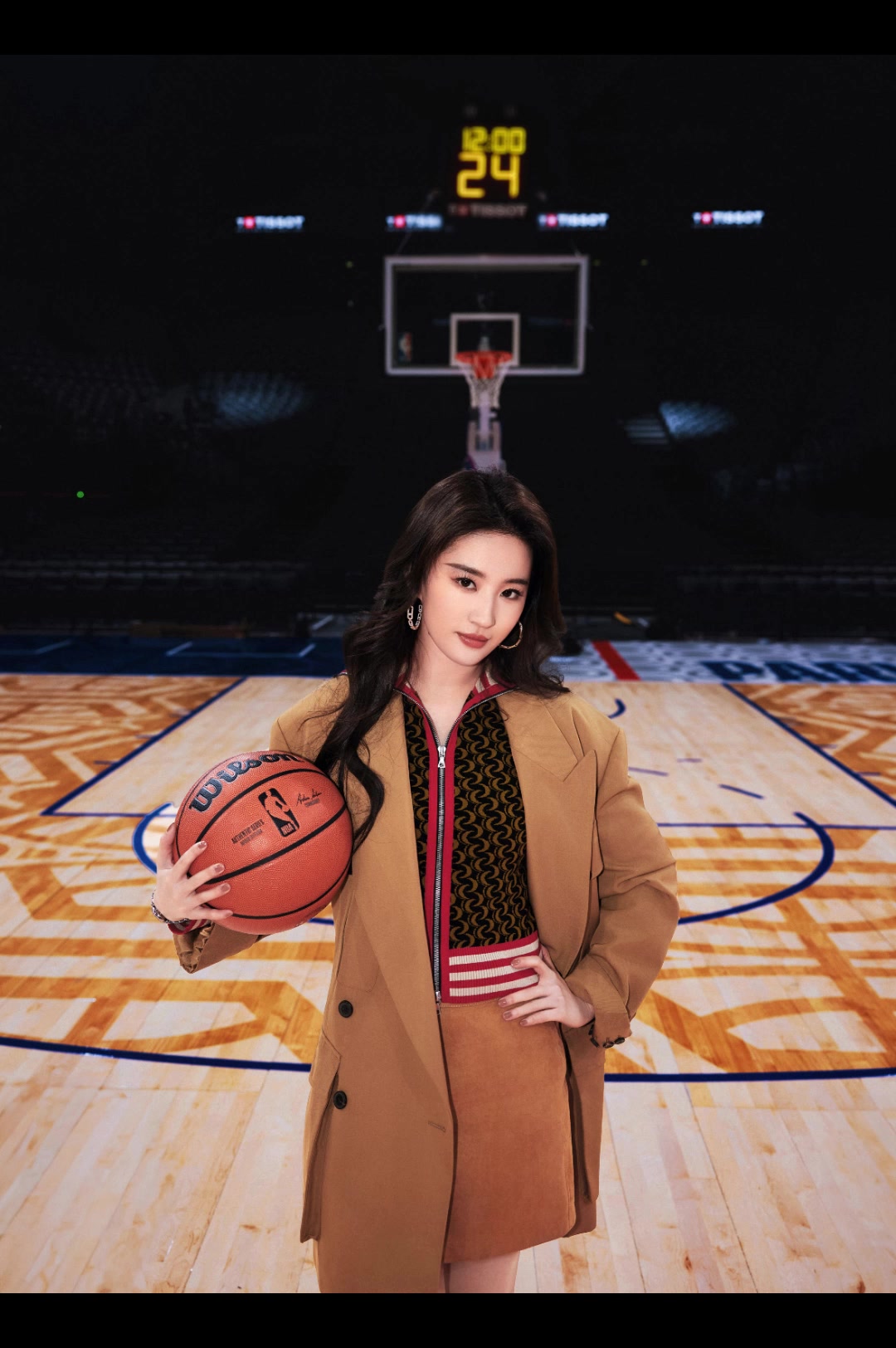 女神与NBA梦幻联动????！女星刘亦菲现场观赛NBA登上大屏幕