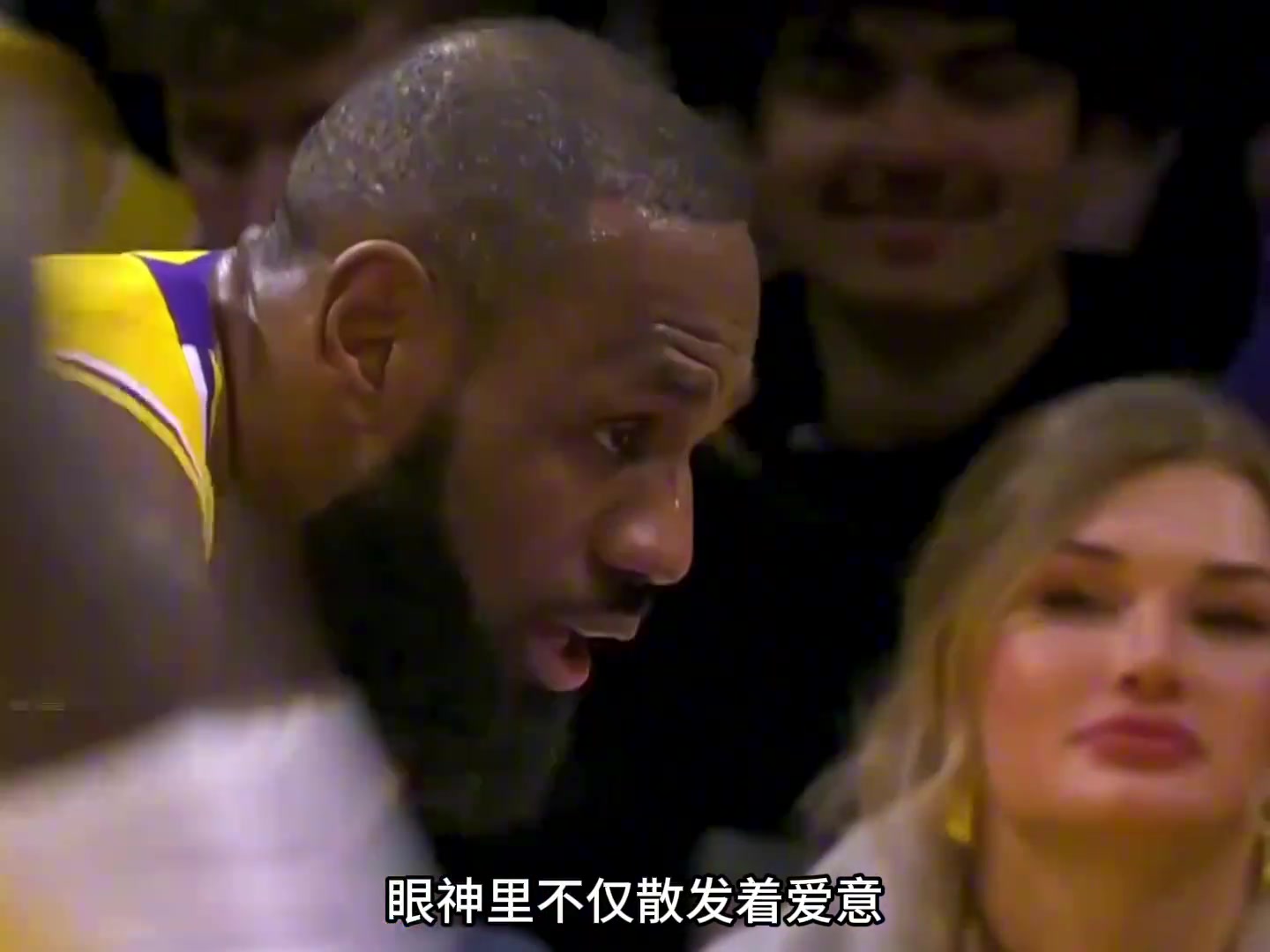 东契奇又帅又会撩啊！NBA球星搞笑瞬间 077当面撩女裁判