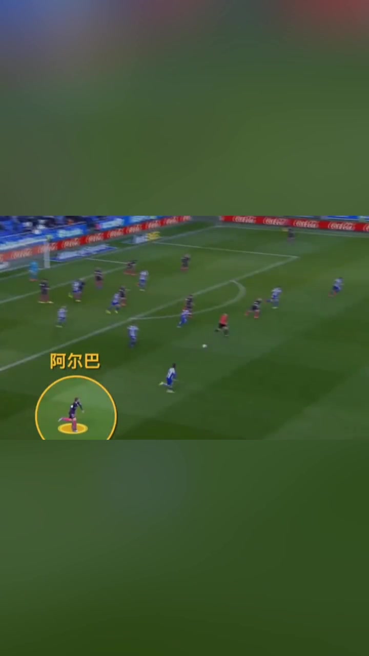 他跨越整个球场，只为守住最后一道防线！