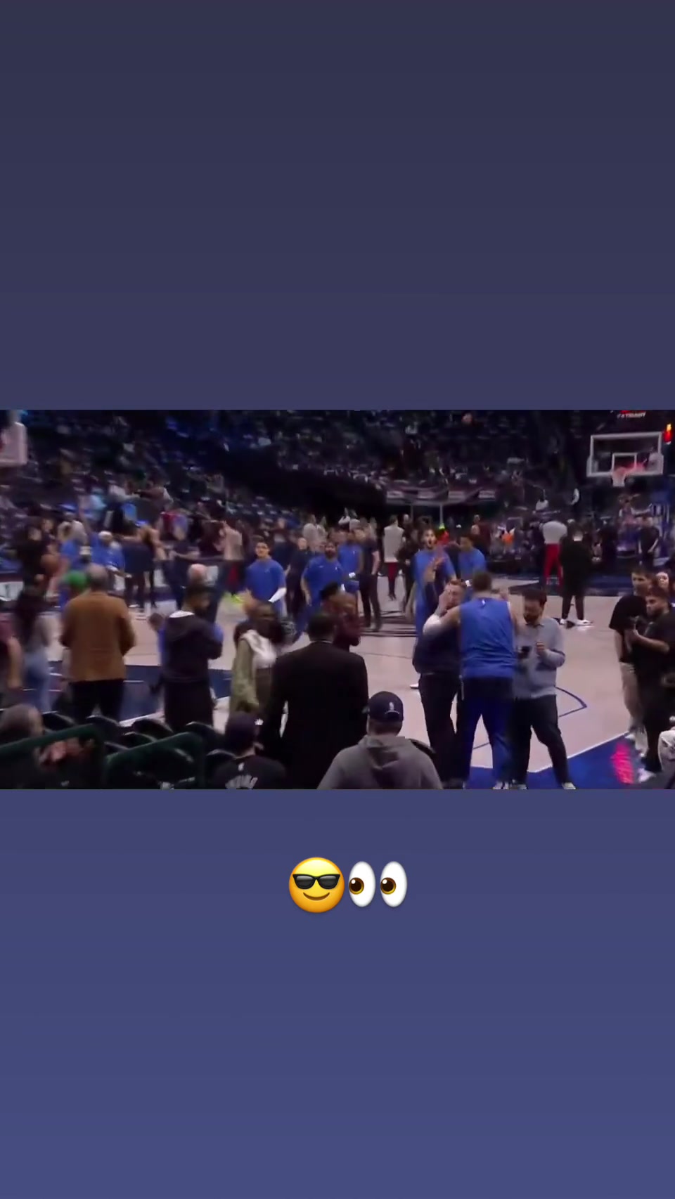 就离谱！东契奇从底线观众席背筐进球震惊所有人????