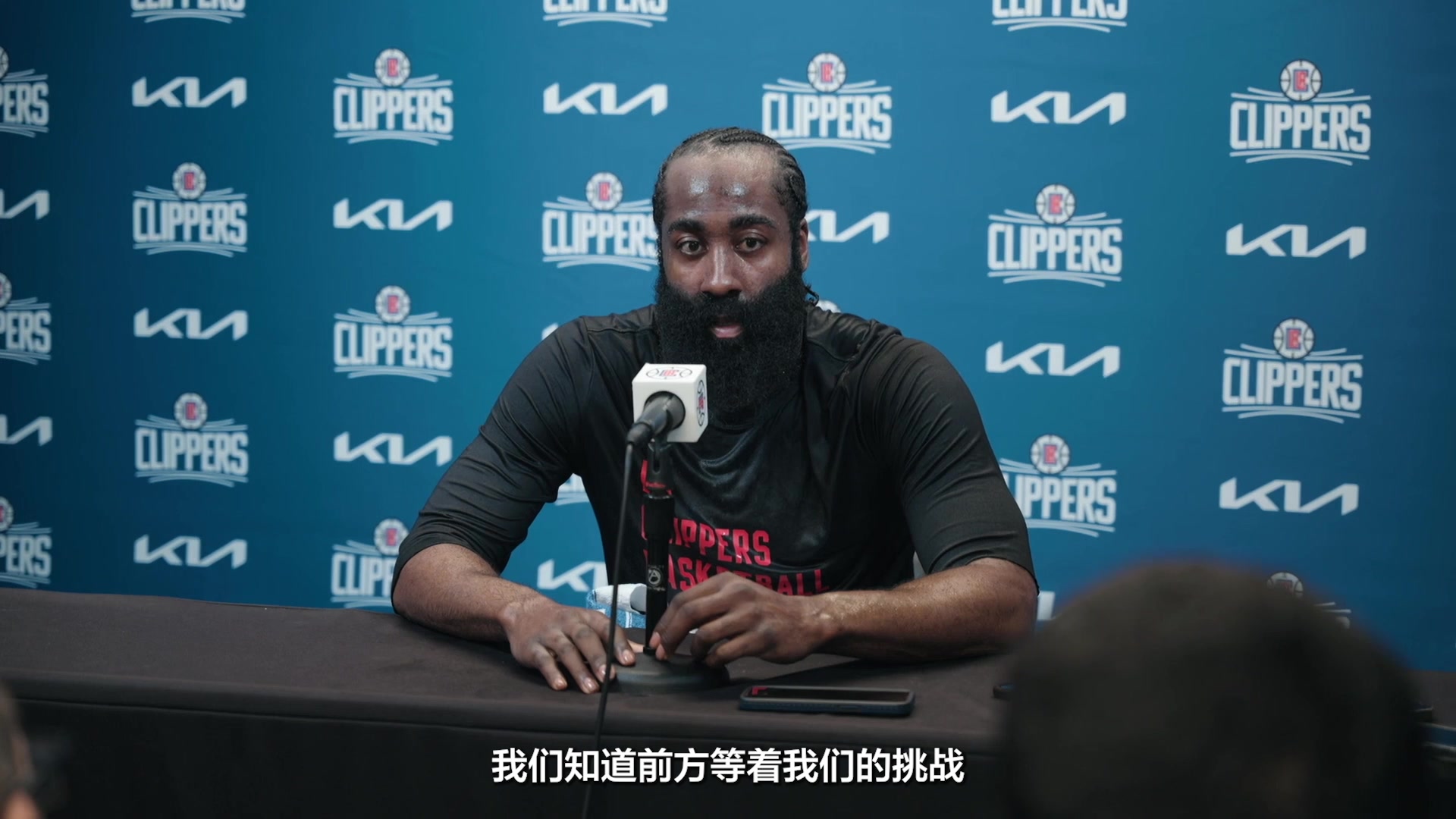 哈登：我们现在非常专注 独行侠拥有两名顶尖得分手
