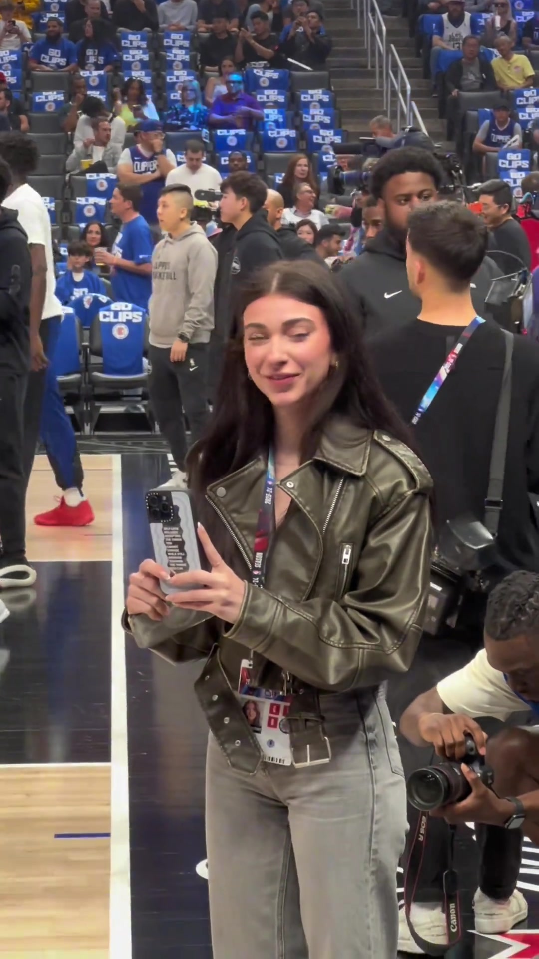 小姐姐颜值高！还记得那个和威少一起奔跑的女孩吗？