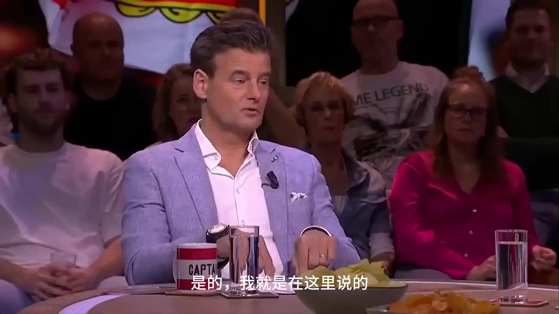 斯内德：滕哈赫在和C罗的斗争中失去了尊重，球员会认为他脑子有病????