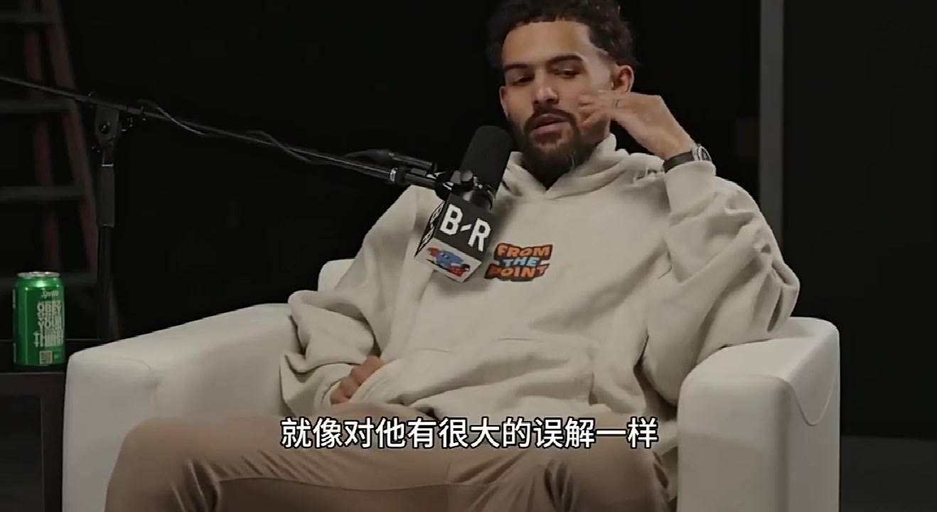 特雷-杨：人们对欧文有误解！欧文让东契奇做自己 需要时候他再接手！