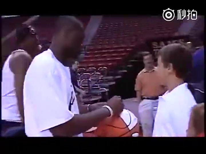 保罗：说出来你们可能不信，哥当年也被人“霸凌”过????
