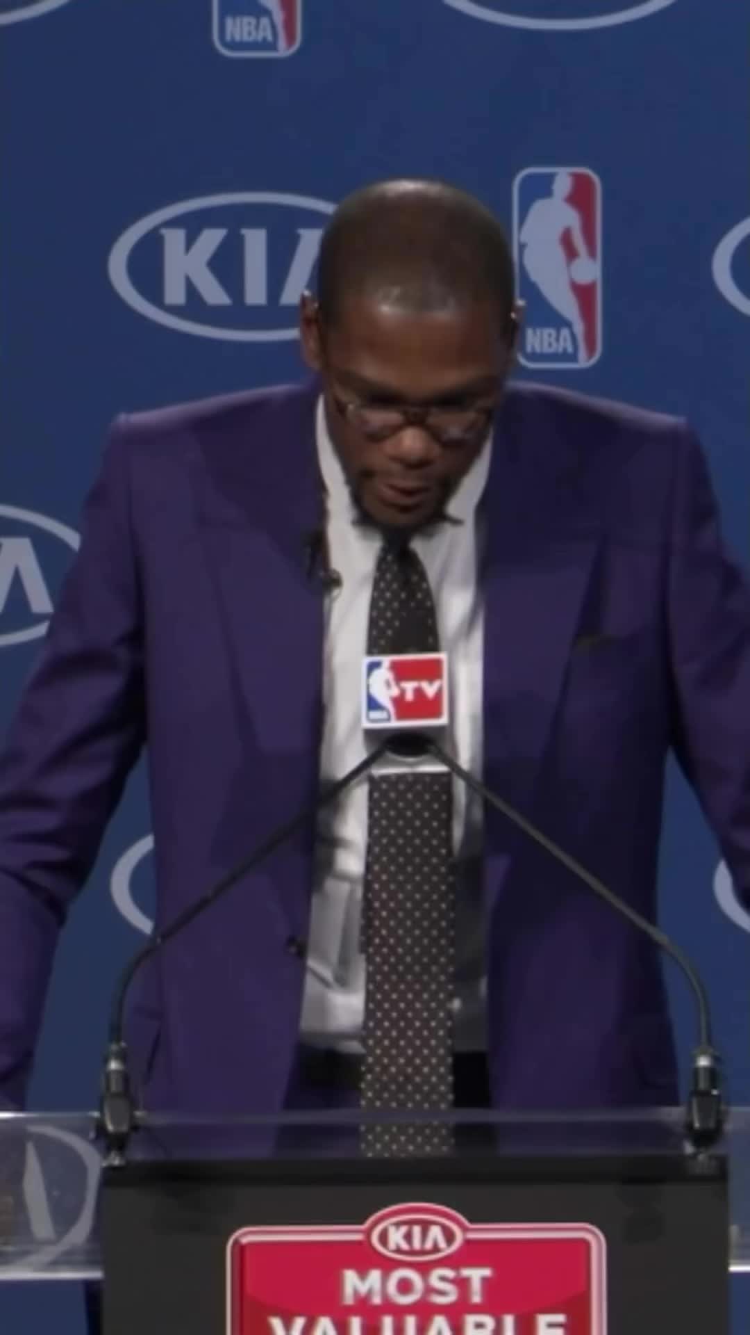????泪目！10年前的今天，杜兰特MVP颁奖时发言：妈妈，你才是真正的MVP！