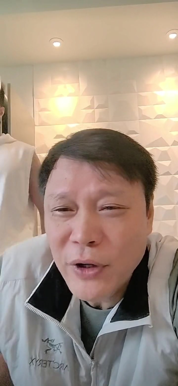 郭艾伦：“国足不行的话还是我上去踢吧”????