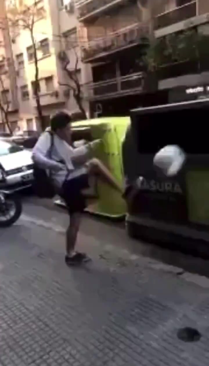 网友恶搞：当哈弗茨获得单刀机会时????