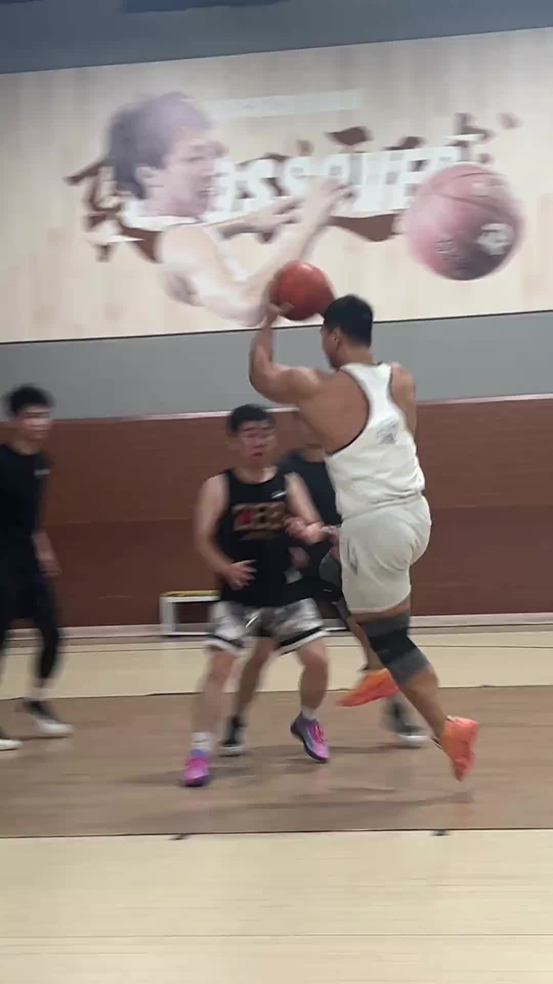 ????霸王龙啊！野球场碰到这种选手怎么防？