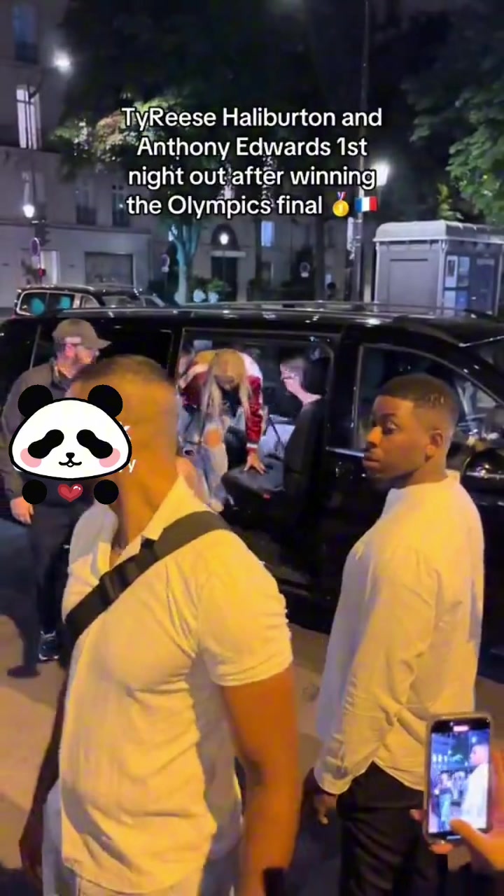????一车美女！哈利伯顿跟华子外出聚餐，车上下来好多美女！