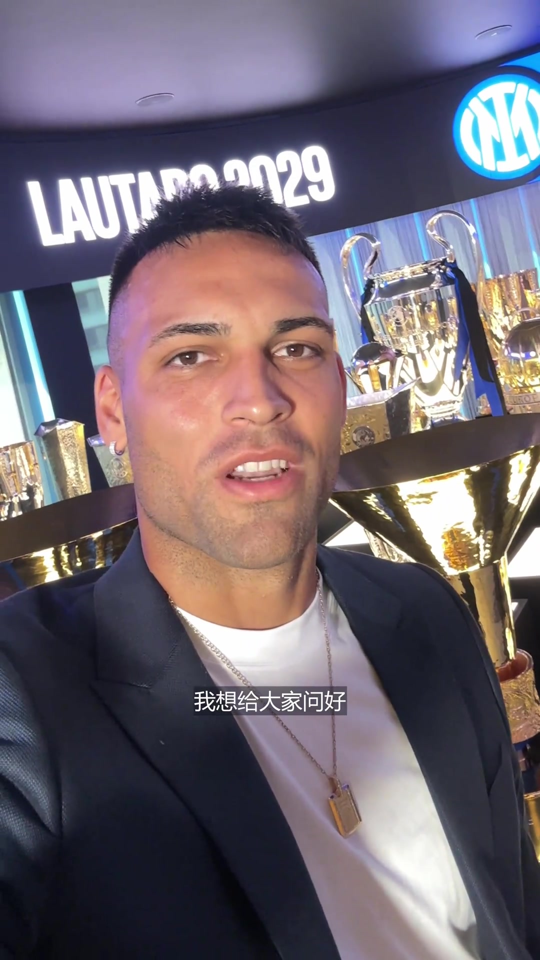 队长续约成功并向你发来一则短消息????