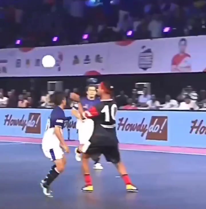 即使是退役后的小罗在五人制也是球王般的存在????