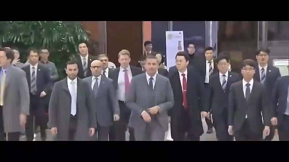 有钱真的可以为所欲为！外国球迷恶搞：曼城超豪华律师团????