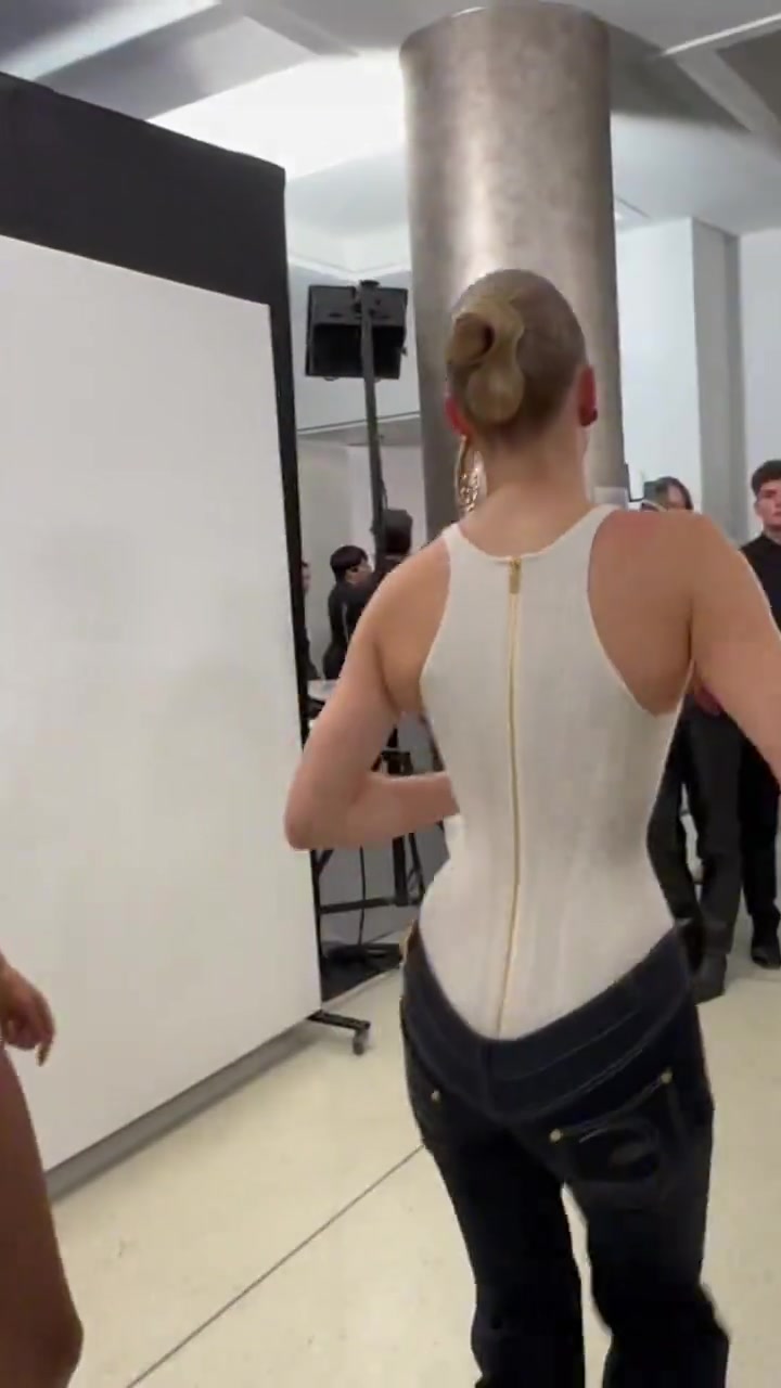 ????????大美女肯豆下班啦