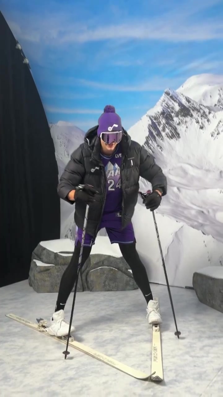 整起花活了????马尔卡宁媒体日穿上整套滑雪装备亮相⛷