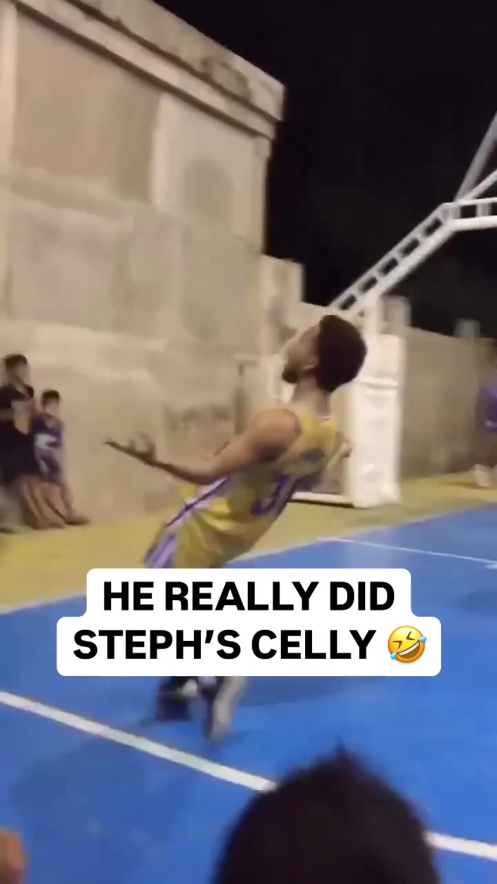 你别说，这哥们长得和库里是有一丢丢像啊????