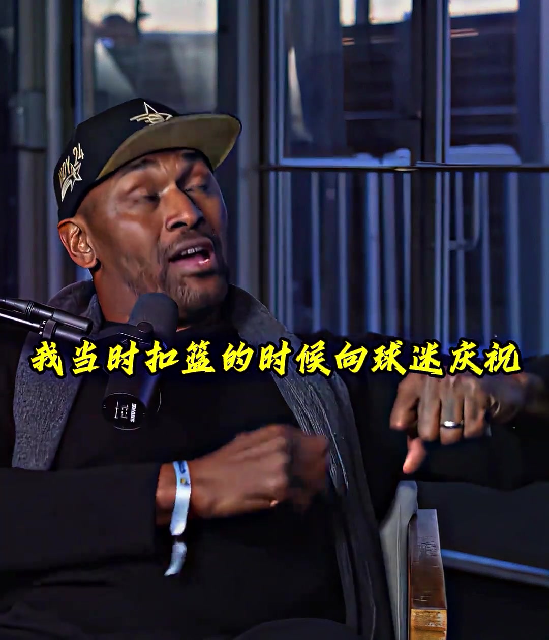 当年为何肘击哈登？阿泰：当时在庆祝，感觉有人在背后推我