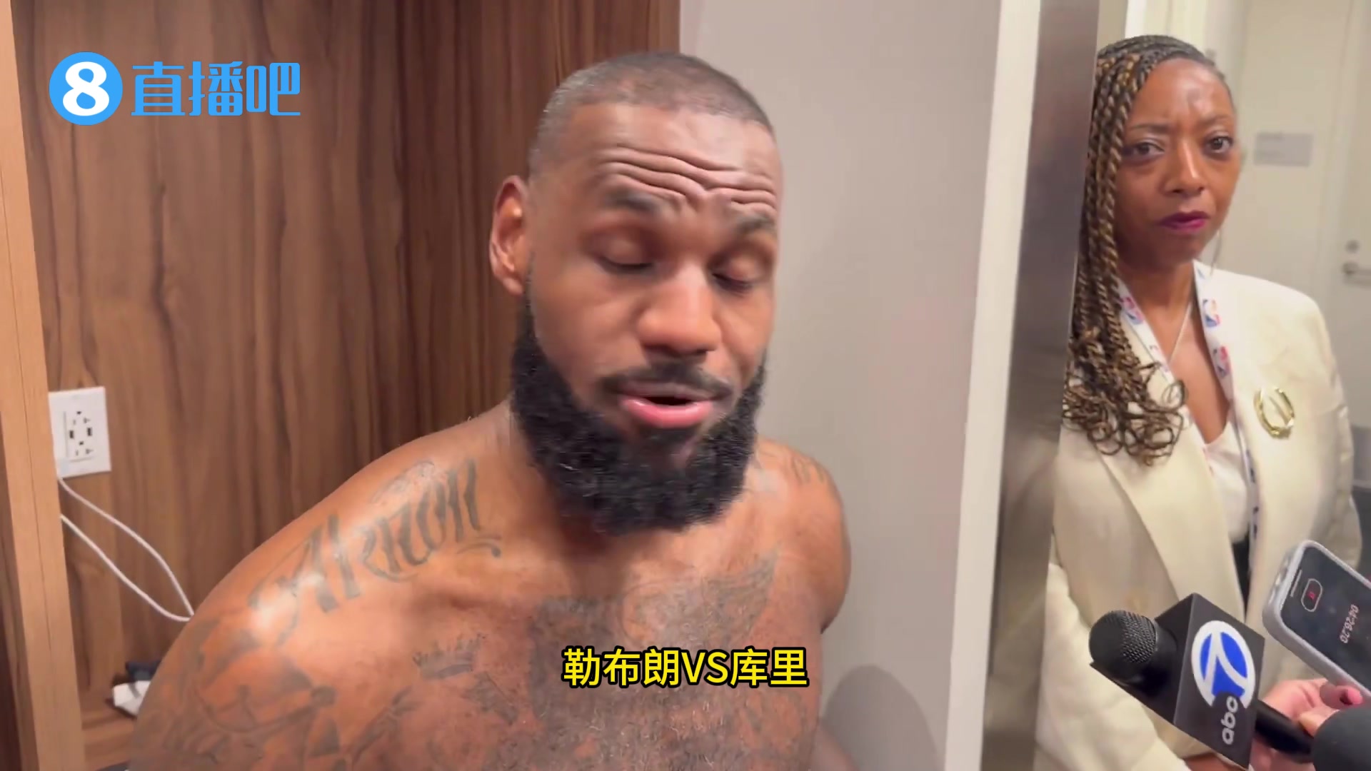 笑死！詹姆斯：今晚的詹库对决让NBA变得很棒！里夫斯在一旁：这答案TM好极了！