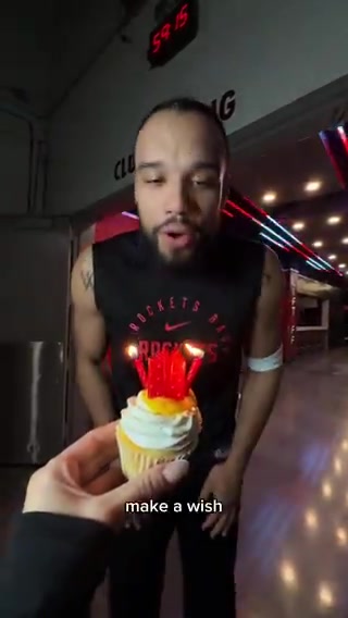 龙哥生日快乐！狄龙赛前收到生日蛋糕????奔三的最后一年