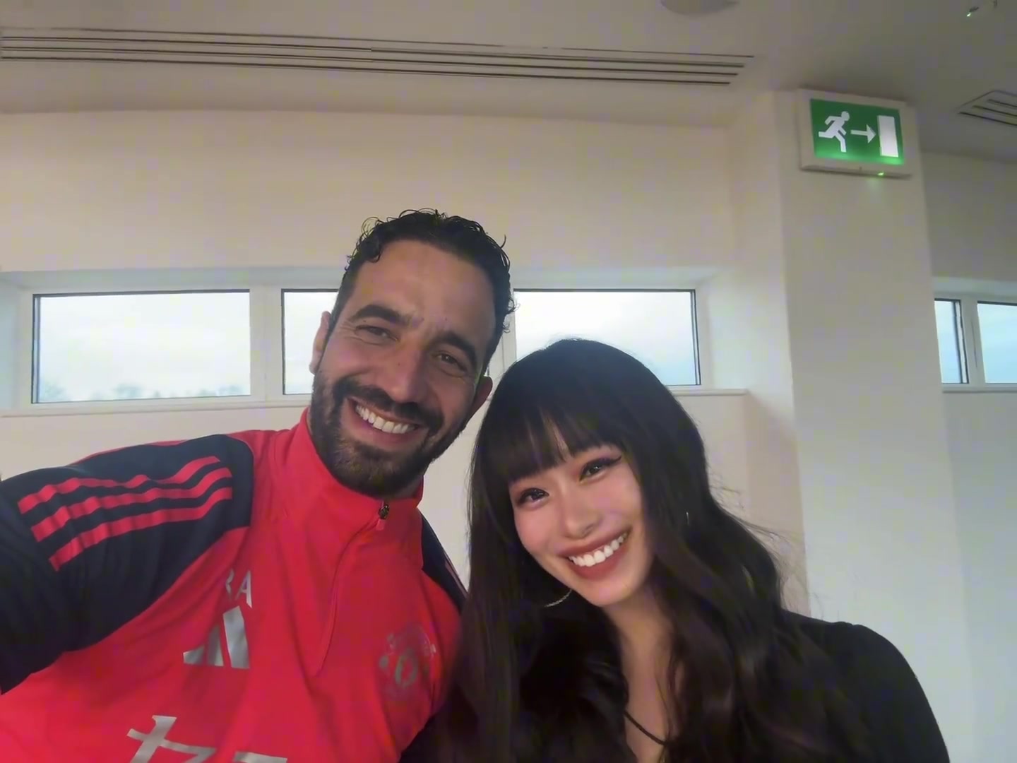 大老师当面祝阿莫林40岁生日快乐~带曼联后整个人都苍老了????