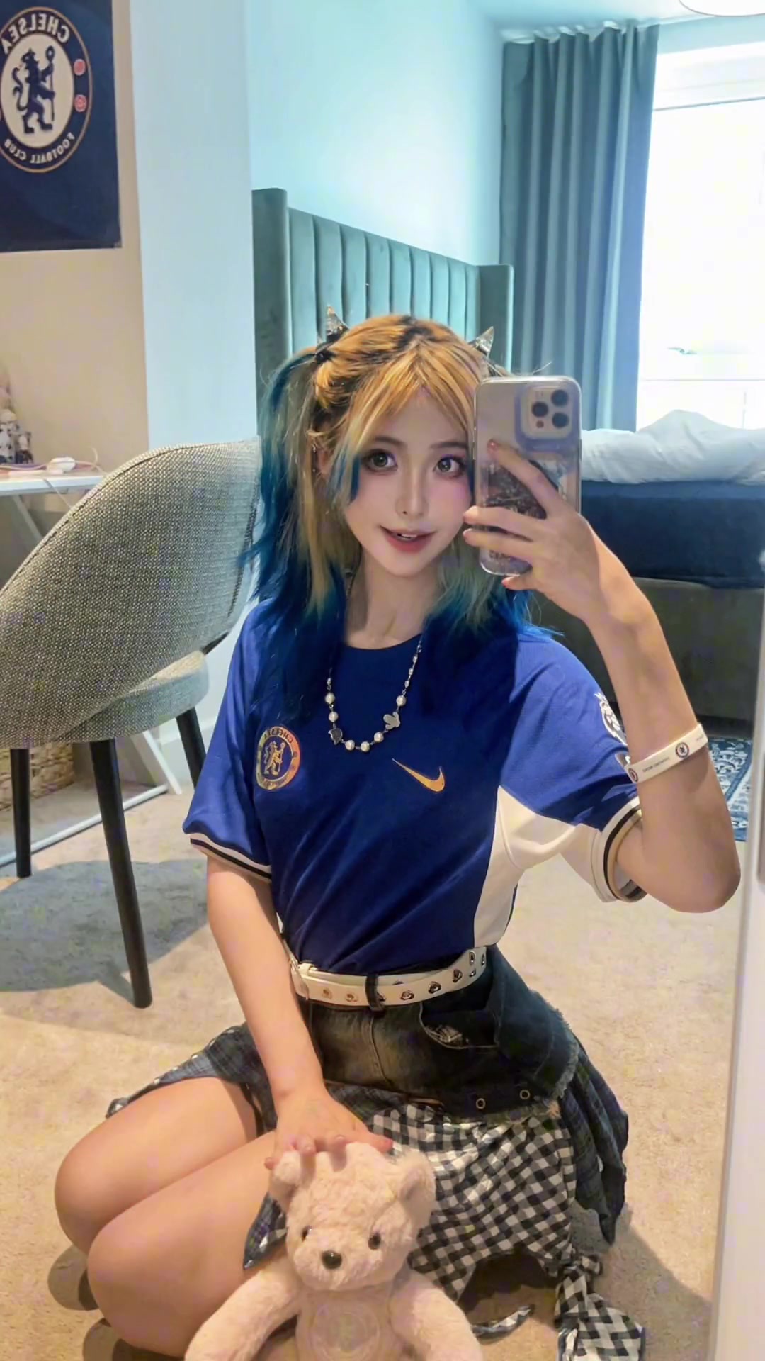原来切尔西女球迷的颜值才是一流啊????看着像哈莉奎茵~