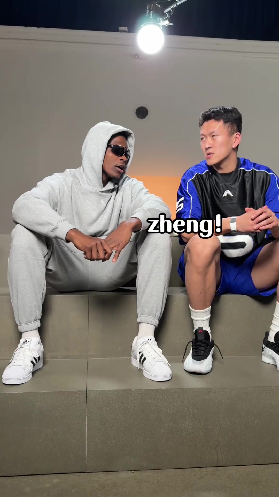 杨政教爱德华兹用中文说自己名字 华子被旁人笑声整懵了????????