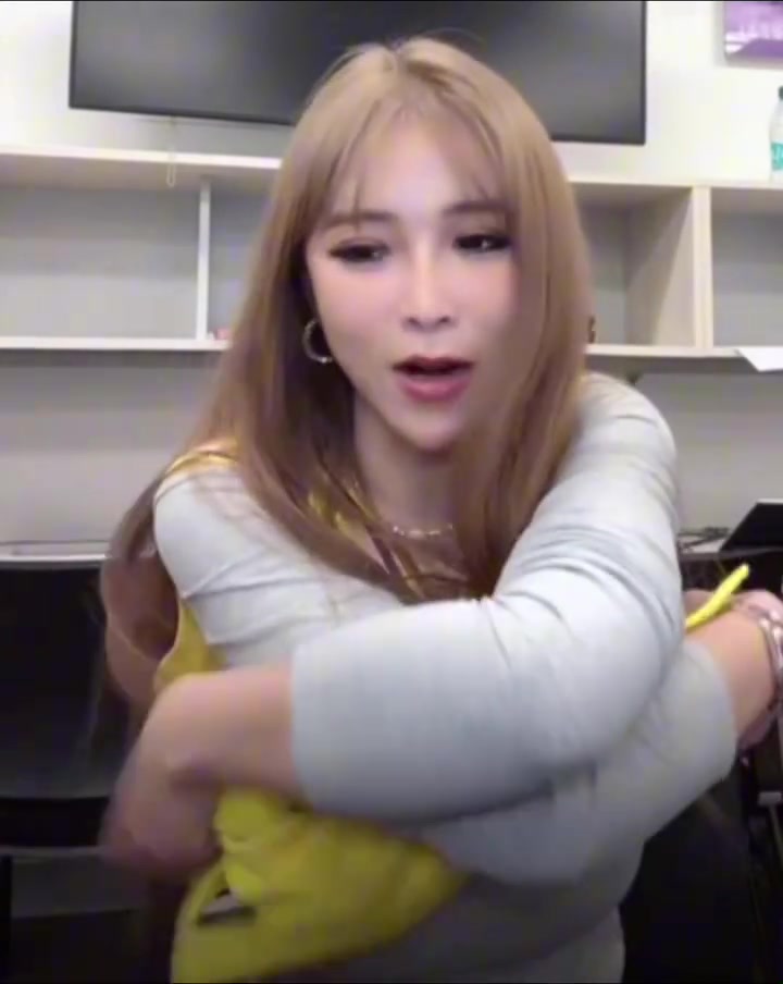 ????????某狗不语，只一味舔屏...