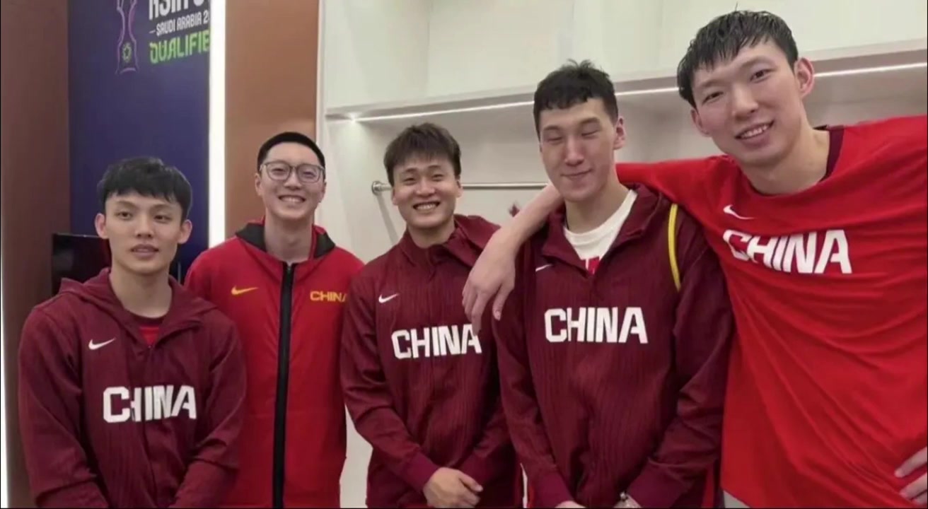 广东球迷意难平啊????徐杰胡明轩赵睿杜润旺周琦这阵容什么水平？