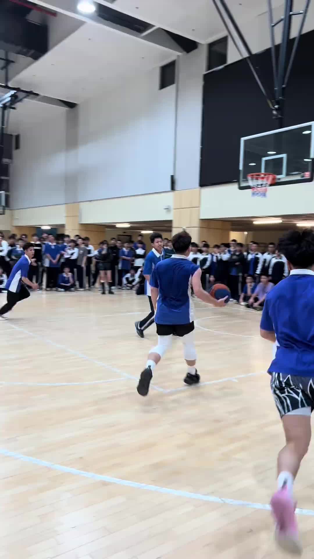 就凭扣篮，他已经获得了本校优先择偶权????????????