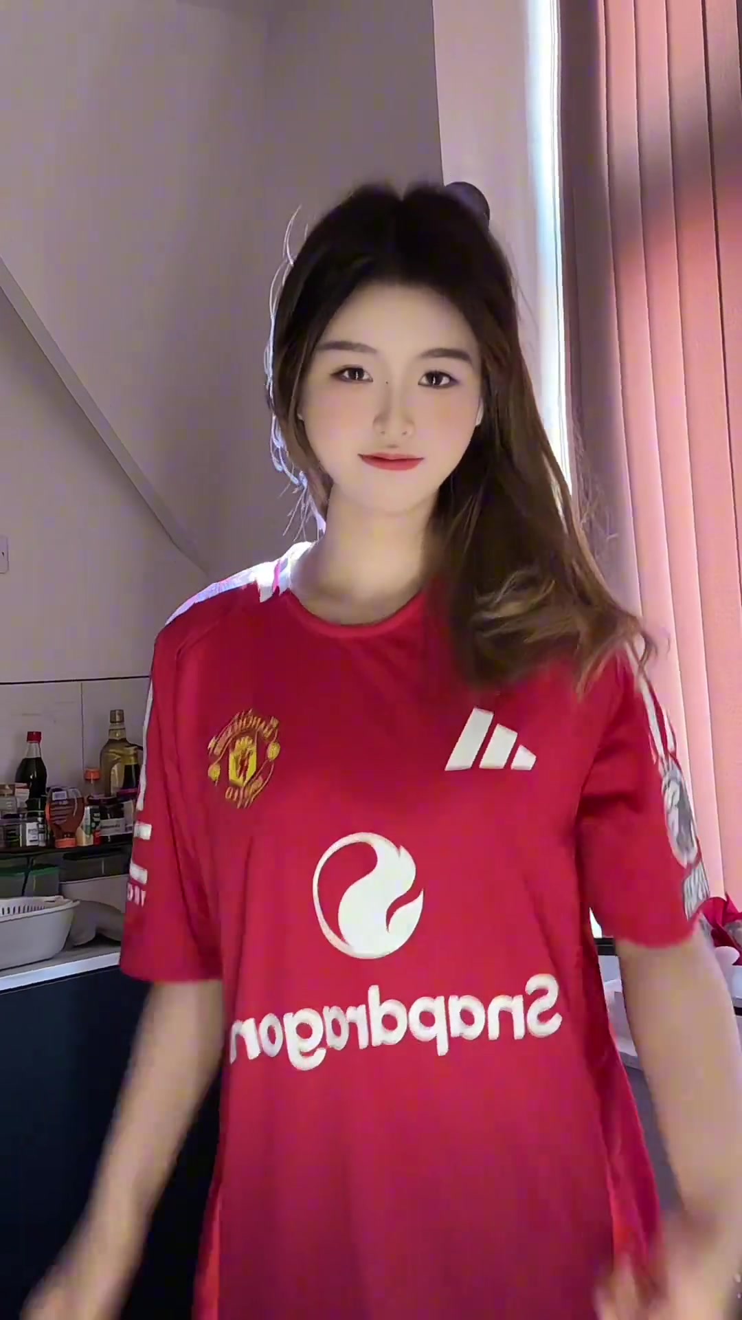 曼联球迷真的是要成绩有颜值，要颜值有颜值????