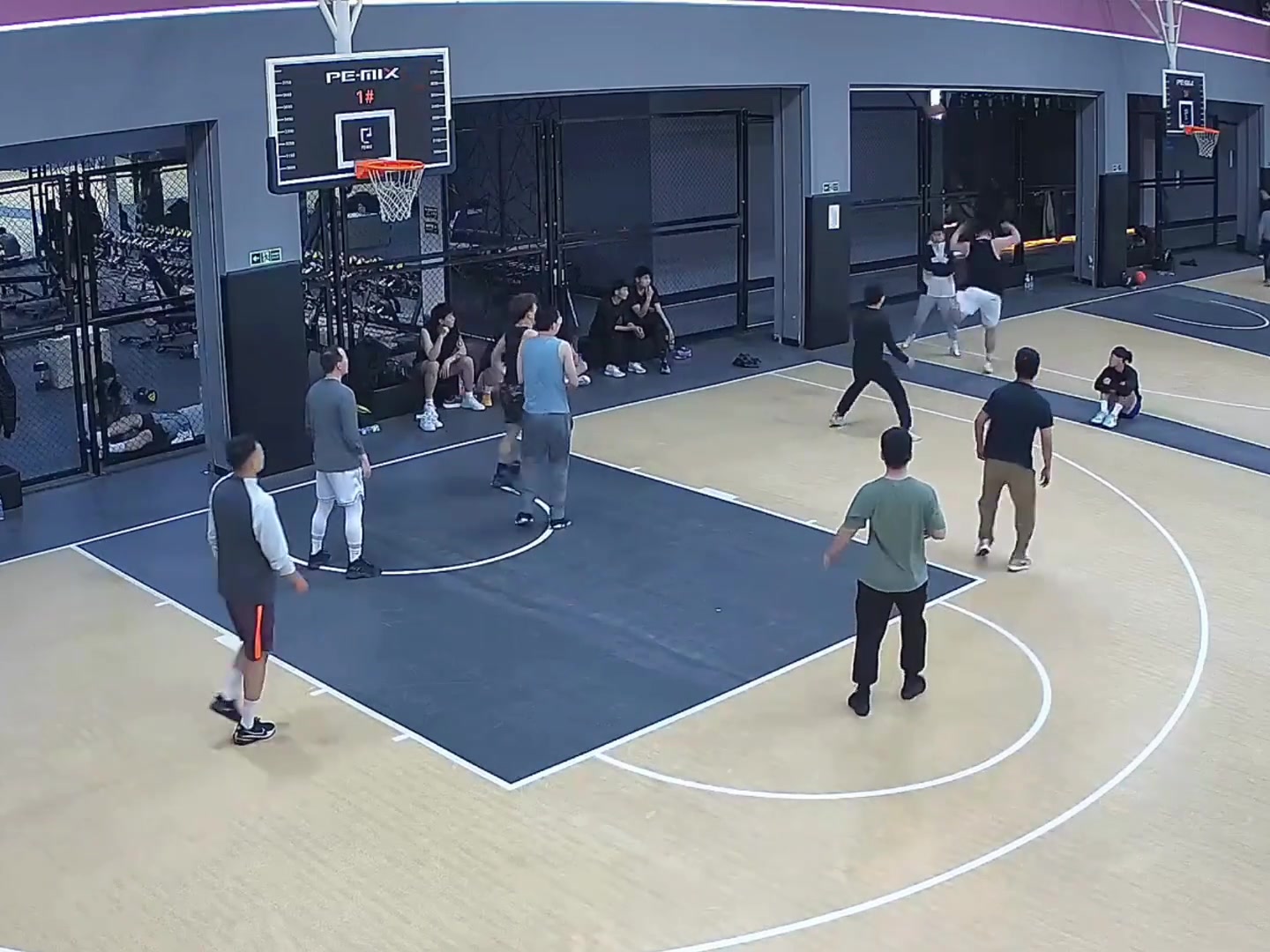 出界球变成绝杀球！这放NBA也是历史最佳之一吧????????????