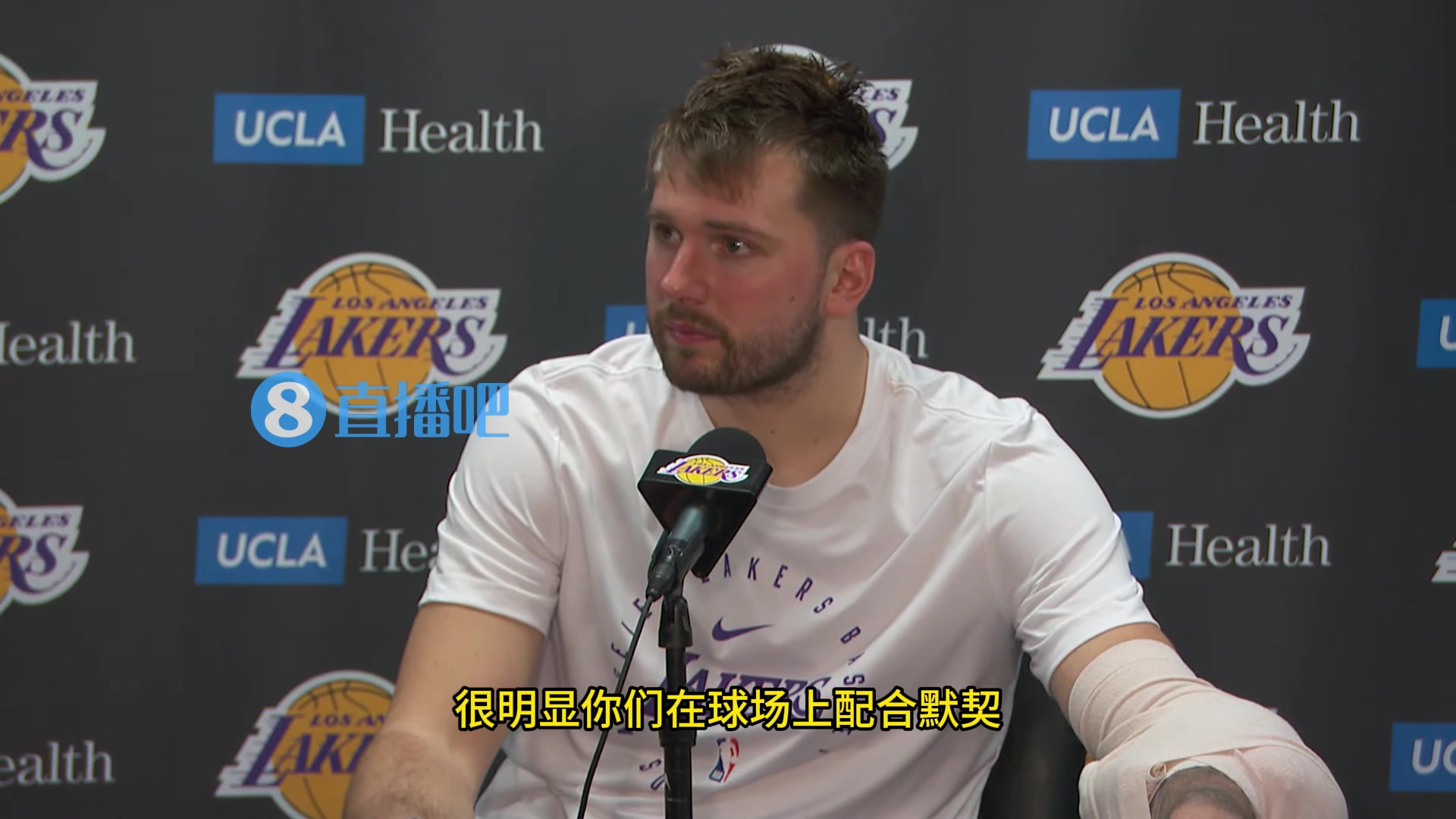 东契奇吐槽：我们的比赛实在太过密集了！球队到现在还没聚过餐！