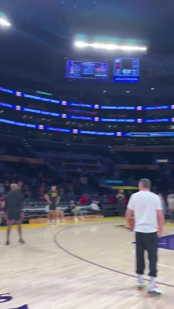 感觉NBA最逆天手感就是约基奇东契奇了？各种不该进的都可能进