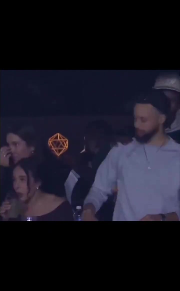????库里现身洛杉矶观战梅西