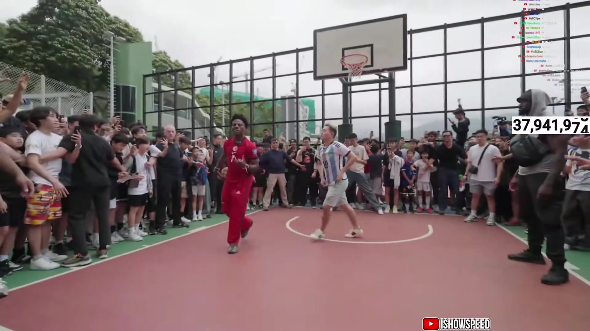 甲亢哥和“梅西”街头1v1斗牛，进球后对“梅西”一顿怒吼????