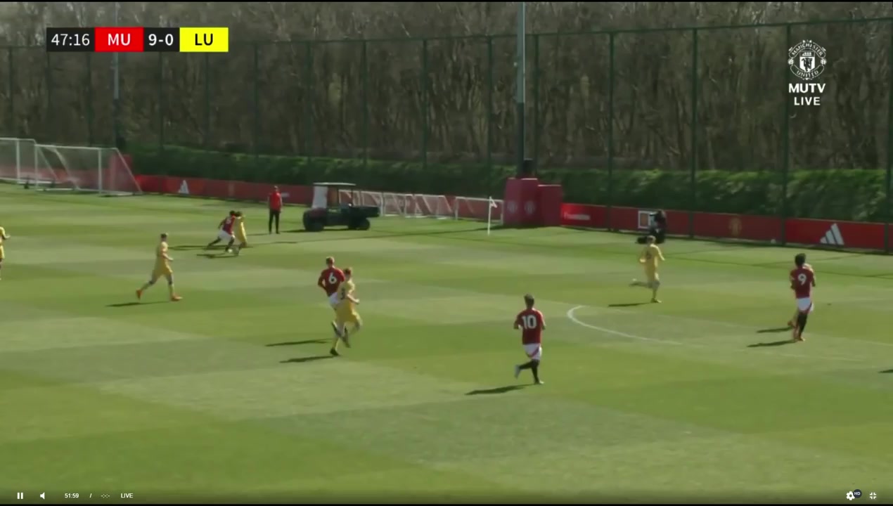 U18曼联9-0利兹联U18！穆萨上半场打进自己第6球????