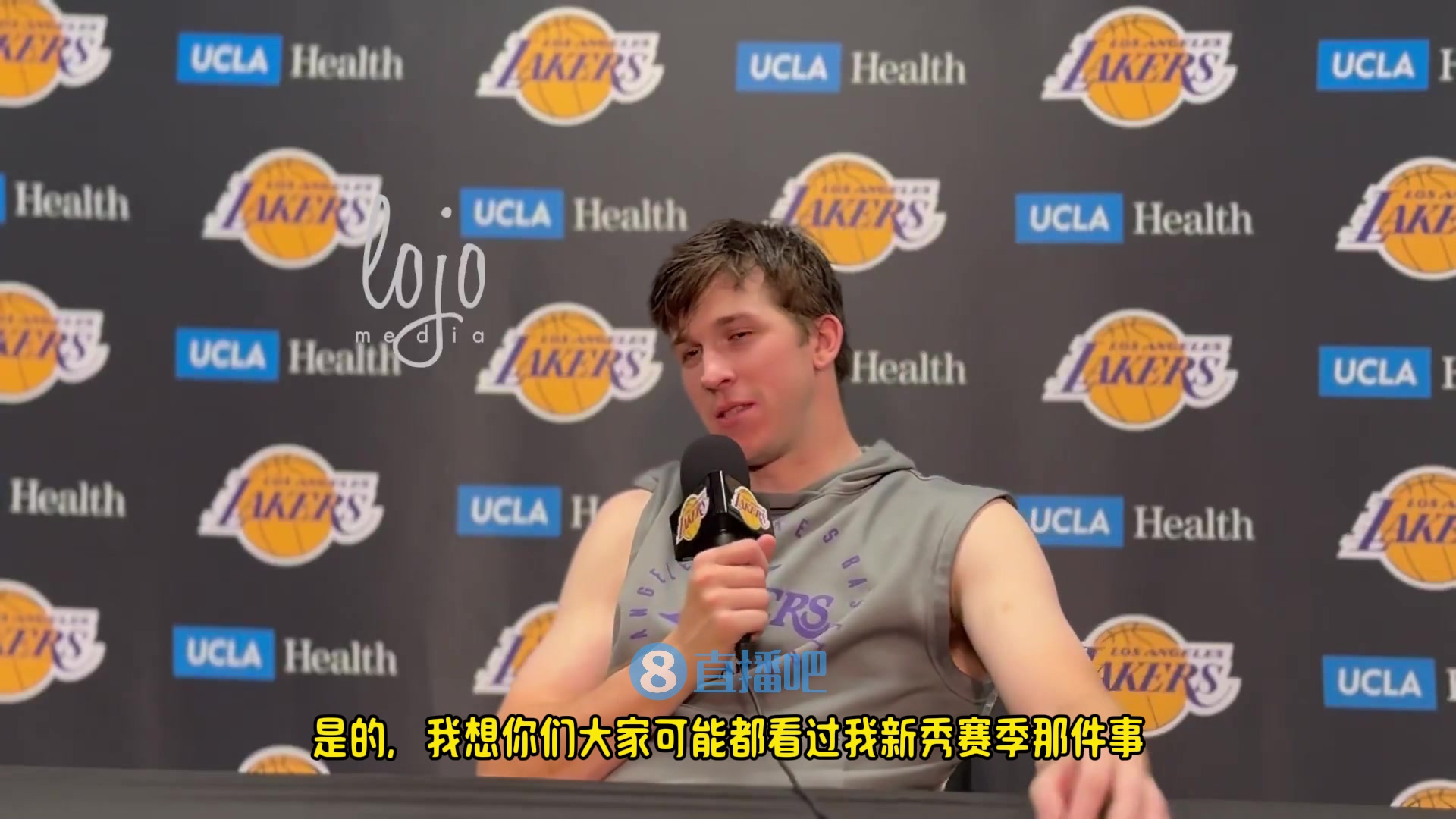 小里：以前我是科密詹黑，但我还是双向合同时老詹就接纳我了，还帮我成长进步