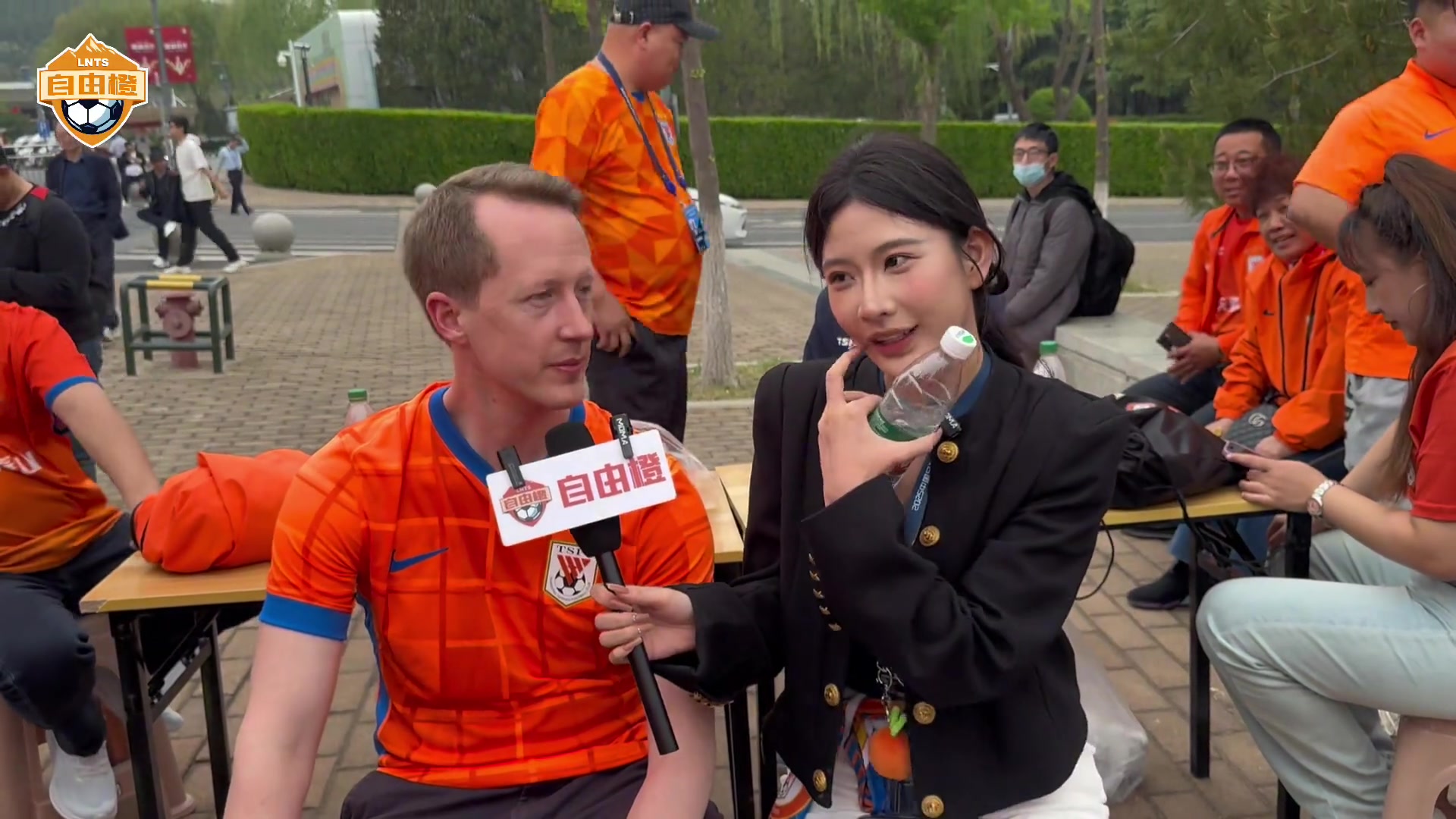 好家伙?️！英国球迷也是山东泰山死忠粉