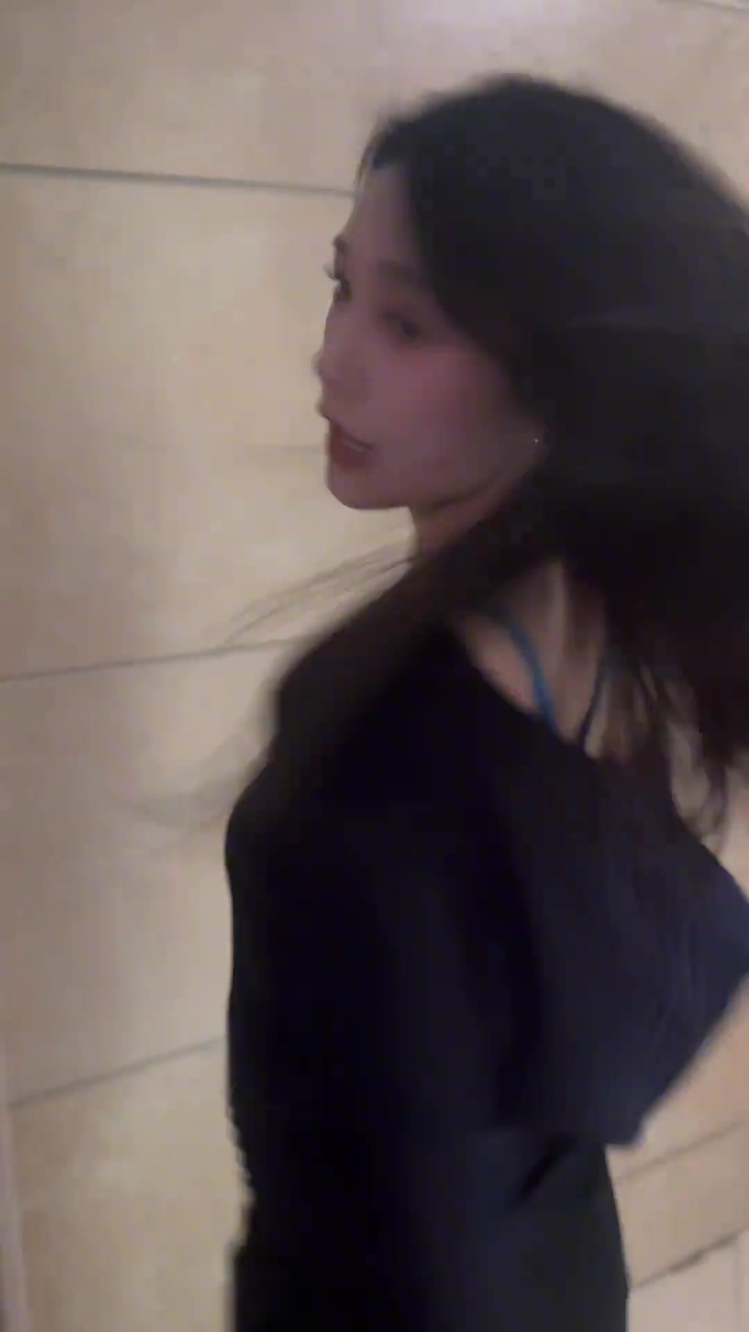 女主播辰辰这小脸红的咧，真有感觉?