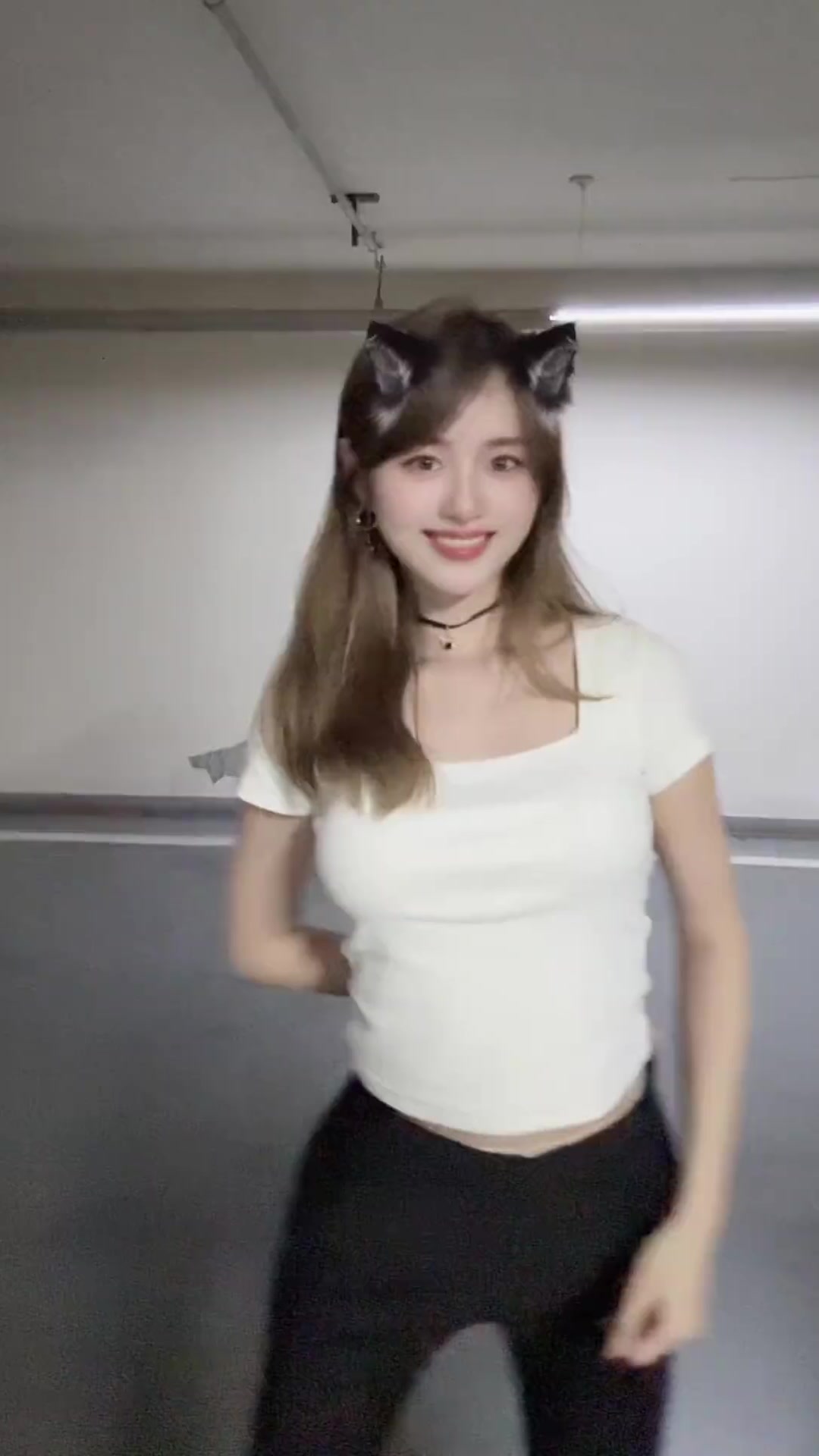 扭的挺好呀！美女主播小七晒技能：跳舞这事你们还是找别人吧