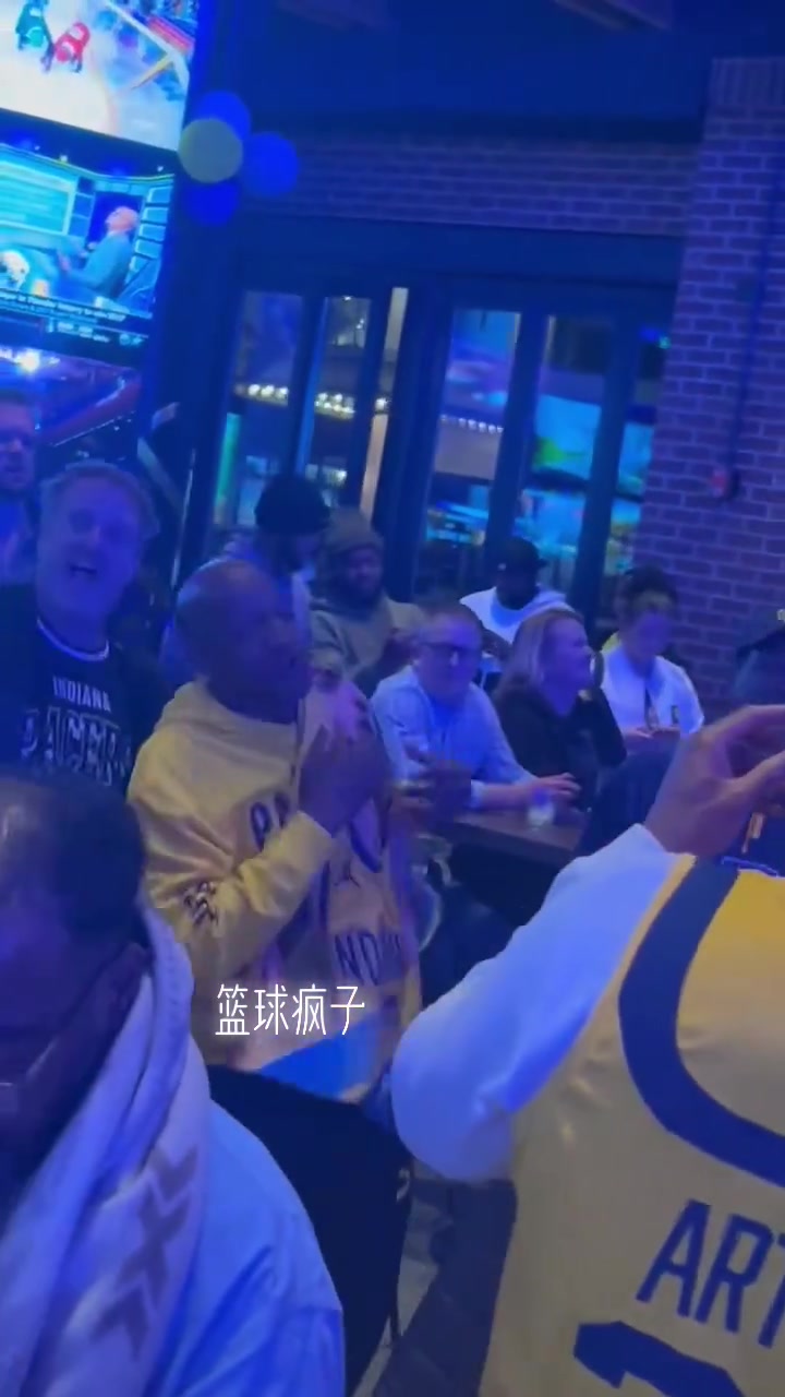 ?哈利的父亲在步行者队逆转取胜后模仿窒息手势！?
