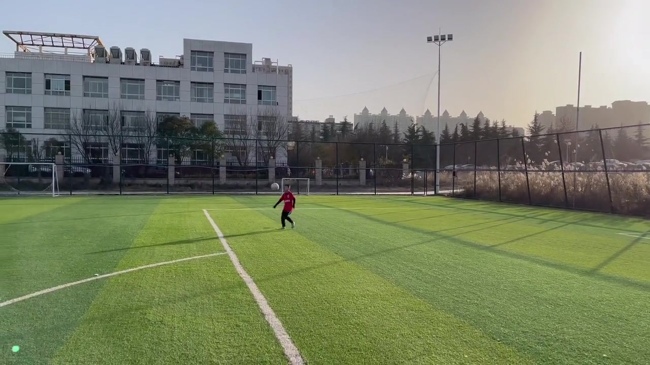 想白嫖18万的青训颠球水平如何？摊上这妈毁了一辈子?