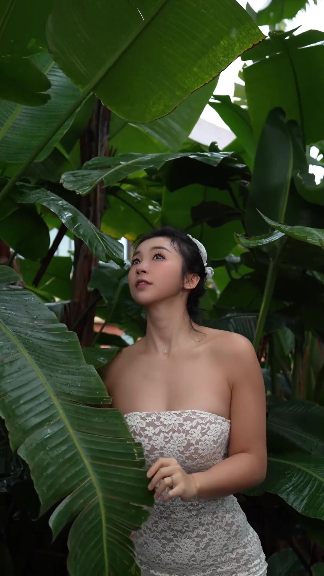 这大体格！张曼源晒性感视频：粽叶里面裹白糯米，是我最爱的白粽啦?