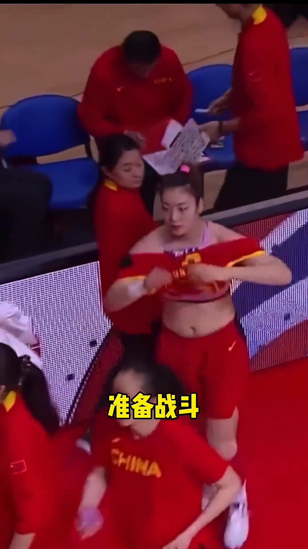 反差！场下的李梦有多甜美，场上的李梦就有多霸气???